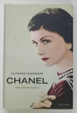 CHANEL , UNA VITA DI FAVOLA di ALFONSO SIGNORINI , TEXT IN LIMBA ITALIANA , 2009