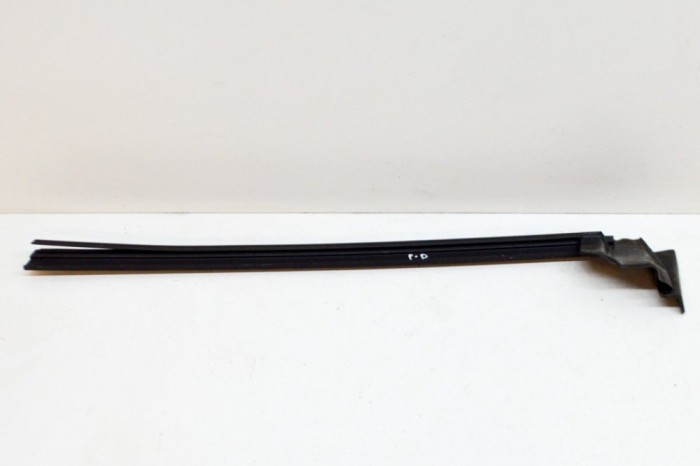 Chedar geam ușă dreapta față TESLA MODEL 3 2021 OEM: 1090496-00-E,1090504-00-G 14133473