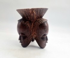 scrumiera vintage lemn sculptata manual chipuri africane trepied arta tribala africana sfesnic decor primitiv