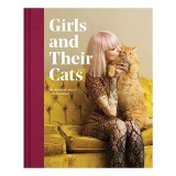Cumpara ieftin Girls and Their Cats, Brianne Wills