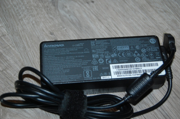 Incarcator laptop LENOVO 20W 90W 4.5A model ADLX90NLC3A mufa galbena patrata