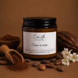 Cacao și mosc &ndash; Lum&acirc;nare parfumată handmade din soia &icirc;n recipient sticlă ambră