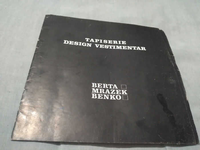 PLIANT TAPISERIE DESING VESTIMENTAR IULIE 1985