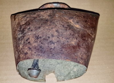 F172-Talanga mare vaci metal . Stare generala buna cu defect pe o parte. foto