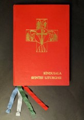 ✝ rara 1971 RANDUIALA SFINTEI LITURGHII cu Scris si Format Mare 30x21cm Tiraj mic 195pg Scris cu Rosu si Negru CARTONATA Arhiepiscopia Romano Catolica