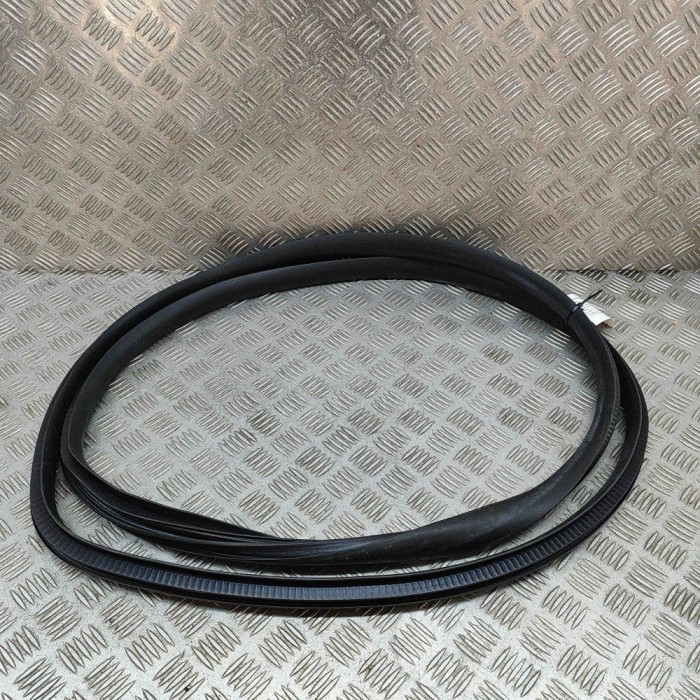 Garnitura ușă dreapta față TESLA MODEL Y 2022 OEM: 1497674-00-D