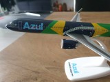 Macheta avion Azul din Brazilia A321neo | Perfect pt cadou, 1:200