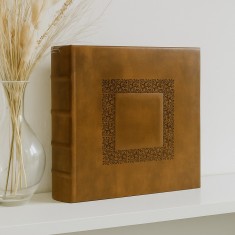 Album foto 10 x 15 cm, capacitate 200 poze, coperta decorativa, piele ecologica, maro deschis
