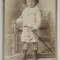 STUDIO ACQUART , VINCENNES , BAIETEL IN COSTUM ALB , IN STUDIO , FOTOGRAFIE C.D.V. , SFARSITUL SEC. XIX