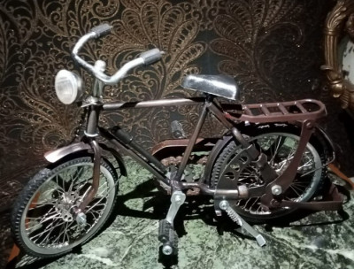 Bicicleta decorativa &amp;icirc;n miniatura foto