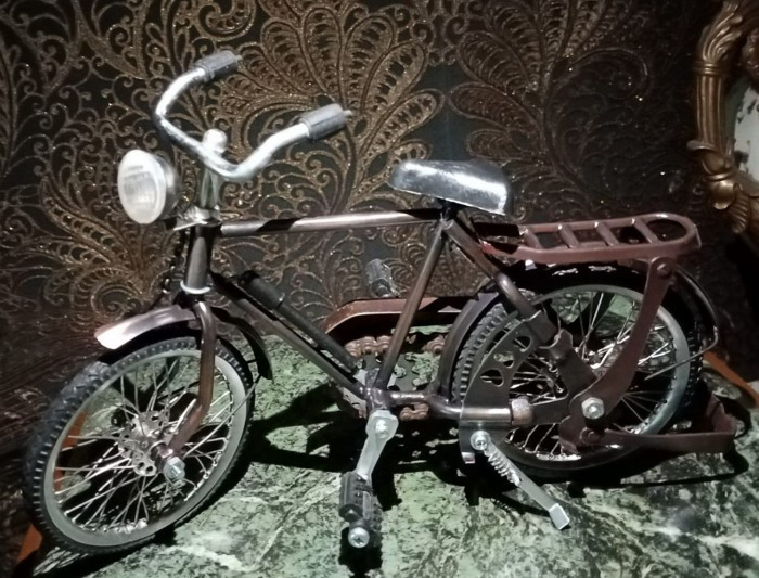 Bicicleta decorativa &icirc;n miniatura