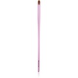 essence Precision meets perfection pensulă pentru aplicarea precisă a fardului de pleoape 1 buc