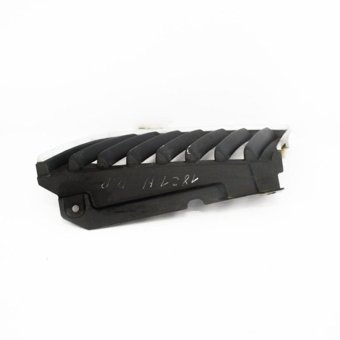 Grila dreapta față MITSUBISHI L 200 / TRITON KA_T, KB_T 2007 OEM: MN142328MN142330 2142901