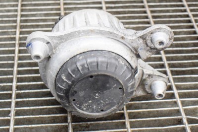 Suport motor dreapta MERCEDES-BENZ C W205 2017 OEM: A2052406917 | 10890426 foto