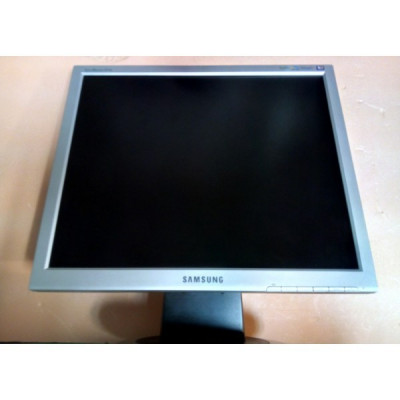 Monitor LCD Samsung 913N, 19 foto