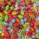 Set creatie cu de 150 de margele diverse forme tematica sport