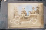 Fotografie pe carton, prieteni in autoturism, inceput de secol XX