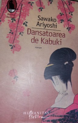 DANSATOAREA DE KABUKI foto