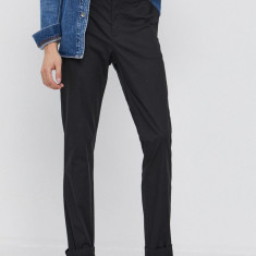 Sisley Pantaloni bărbați, culoarea negru, model drept