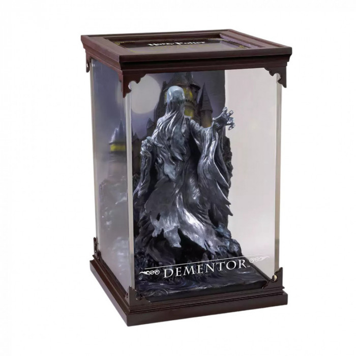 Figurina de colectie IdeallStore&reg;, Frightening Dementor, seria Harry Potter, 17 cm, suport sticla inclus