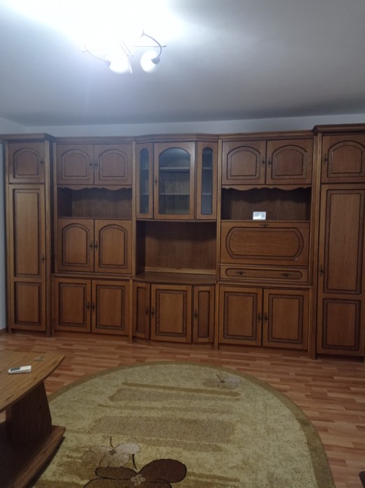V&acirc;nd mobilier lemn masiv