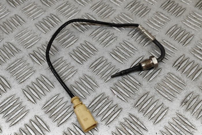 Senzor de temperatură gaze de eșapament VW TOUAREG CR7 2023 OEM: 8W0906088AD | 30494939