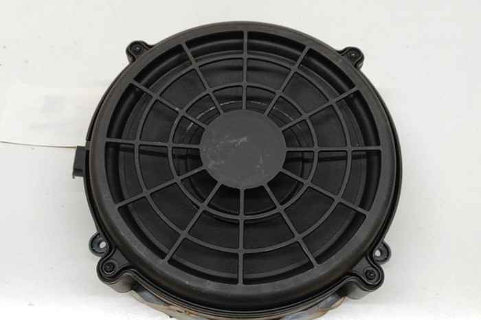 Difuzor ușă st&acirc;nga față AUDI E-TRON GT 2022 OEM: 4J3035415 | 31655941