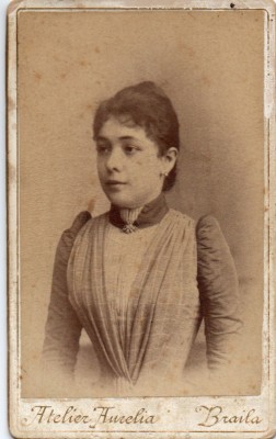 FOTOGRAFIE VECHE PORTRET FEMEIE BRAILA CDV FOTO ATELIER AURELIA foto