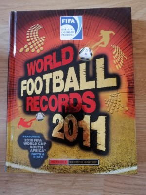 FIFA World Football Records 2011 by Keir Radnedge foto