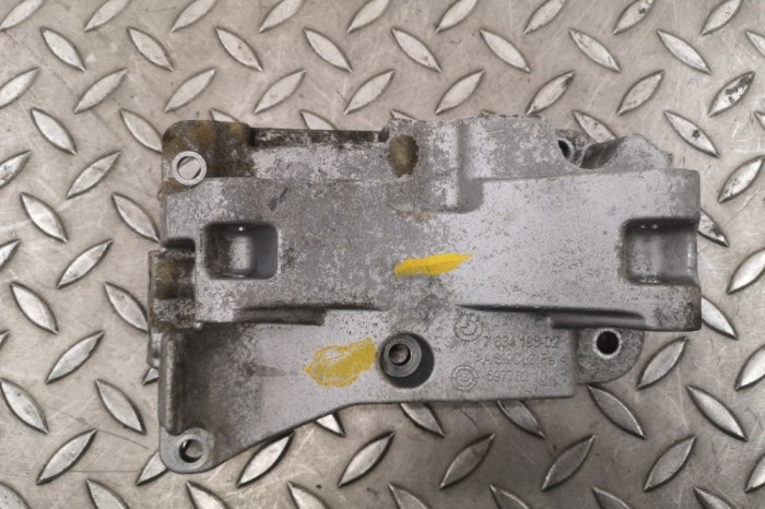 Suport alternator BMW i8 I12 2015 OEM: 7634198 27871992