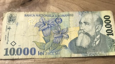 (1) Romania bancnota 10000 lei 1999 foto