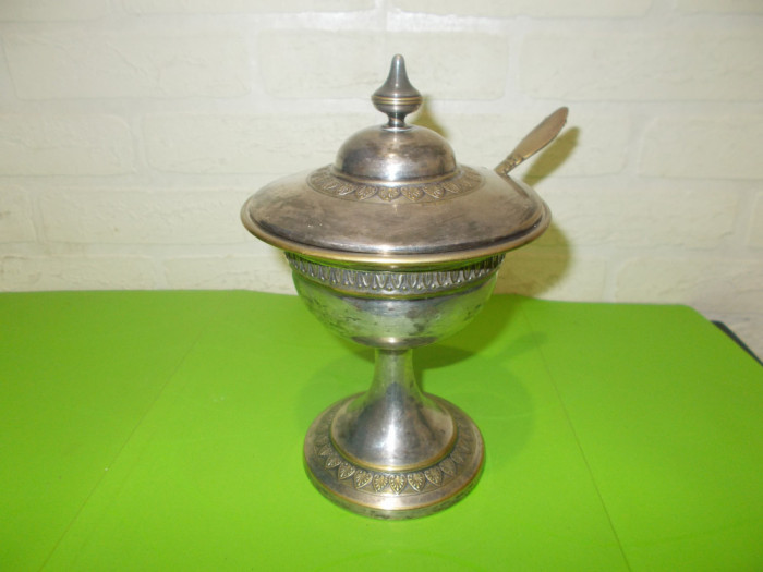 Impresionanta CUPA ARGINTATA pentru CAVIAR , marcata , anii 1920 , patina
