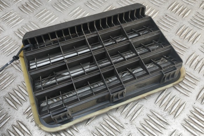 Grila de ventilație caroserie SKODA SUPERB III Estate 3V5 2021 OEM: 7PP819181A | 31890882