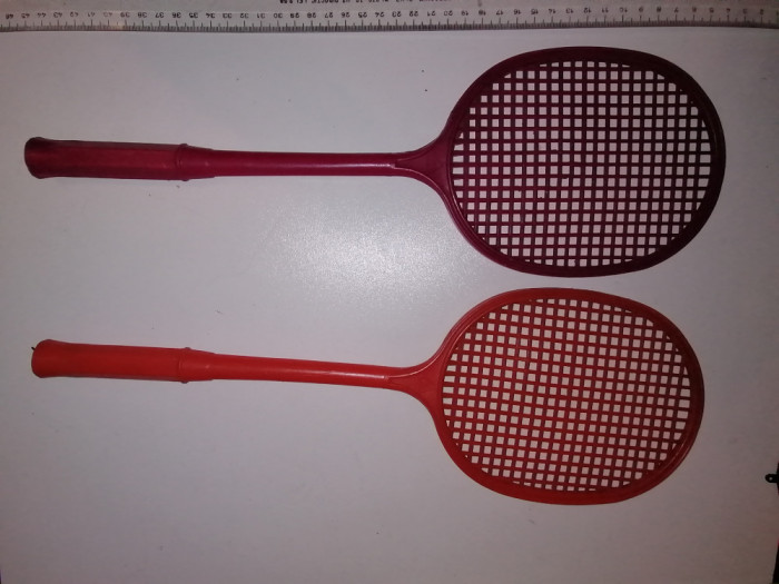 LOT PALETE BADGMINTON DIN PLASTIC , ANII 80