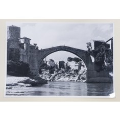 MOSTAR , POD PESTE RAUL NERETVA , BOSNIA SI HERTEGOVINA , FOTOGRAFIE MONOCROMA, PE HARTIE LUCIOASA , PERIOADA INTERBELICA