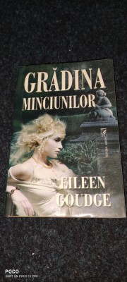 EILEEN GOUDGE: GRADINA MINCIUNILOR foto