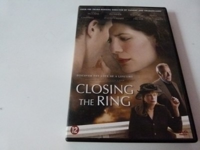Cosing the ring, dvd foto