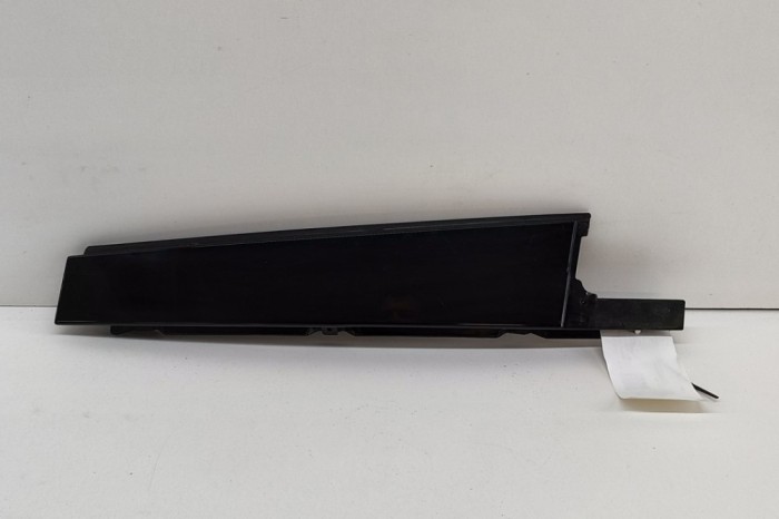 Ornament vertical ușă dreapta spate VW PASSAT Variant B8 3G5 2016 OEM: 3G0839902T 25631098