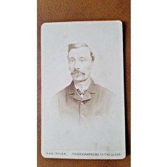 Fotografie tip CDV, barbat cu mustata, perioada interbelica