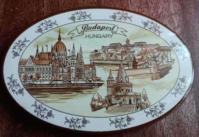 D5 - Magnet frigider - tematica turism - desfacator bere - Ungaria 1 foto