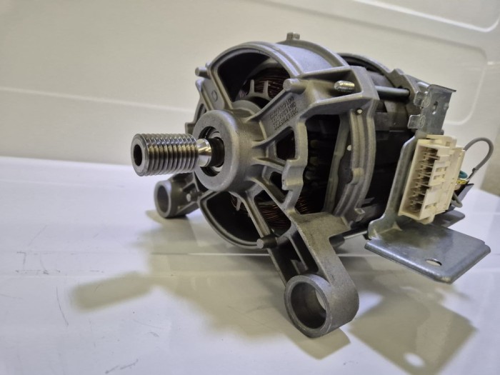 Motor masina de spalat Indesit Whirlpool , 3 prinderi Nidec WU112T45I00 / R3
