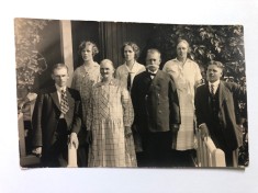 Fotografie veche de familie din perioada interbelica