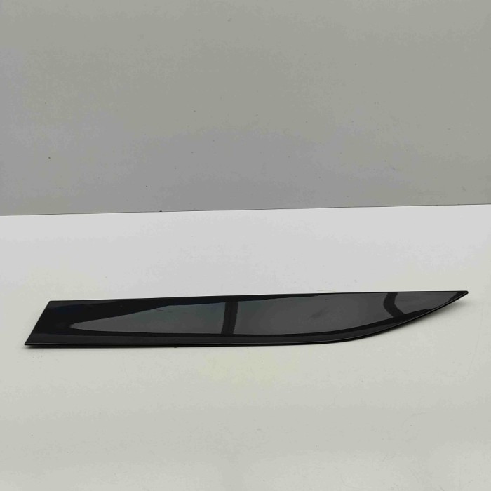 Bandou inferior ușă dreapta spate AUDI E-TRON GT 2023 OEM: 4J3853970