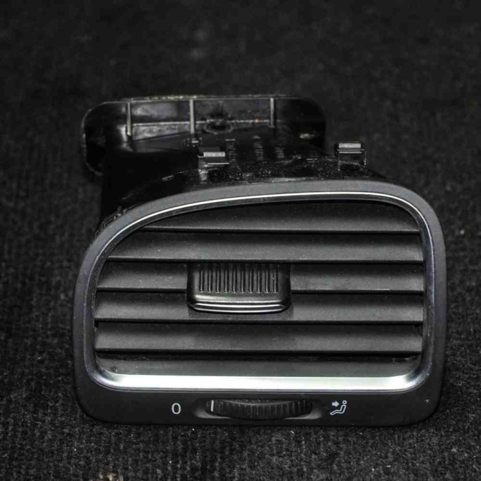 Gura de ventilație planșa de bord VW JETTA MK6 162, 163 2012 OEM: 5K0819703K5K0819709D 2105344
