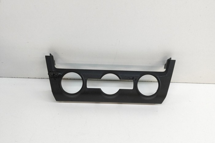 nerasta SKODA OCTAVIA III Combi 5E5 2013 OEM: 5E0863152B 29968964