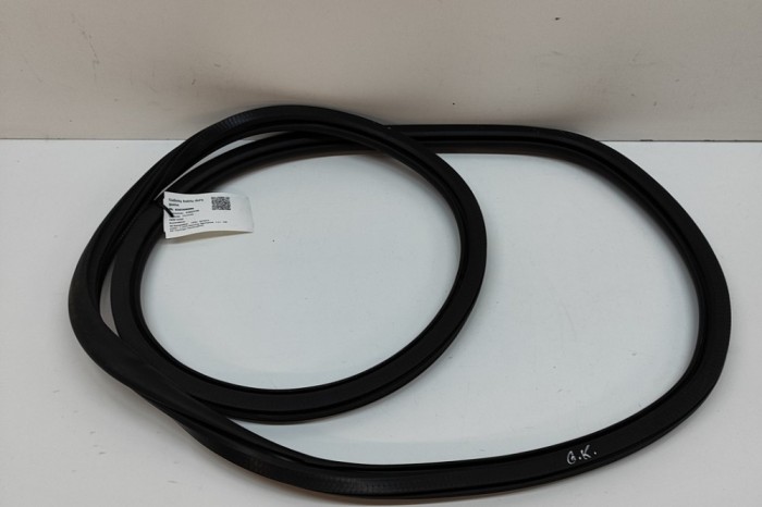 Garnitura ușă st&acirc;nga spate OPEL MOKKA 2023 OEM: 9834794380 | 30308086