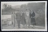 Fotografie tip Carte Postala, Grup de prieteni, perioada interbelica