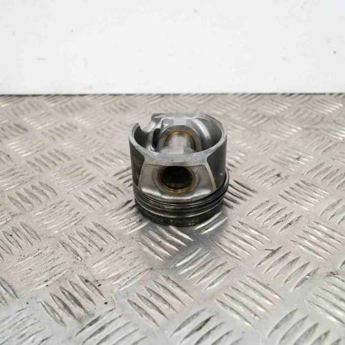 Piston VW GOLF V 1K1 2006 OEM: 7901J