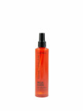 Cumpara ieftin Spray pentru Protectie Termica Matrix Total Results Mega Sleek Iron Smooter Spray 250 ml