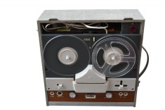 Magnetofon Novak cu amplificare